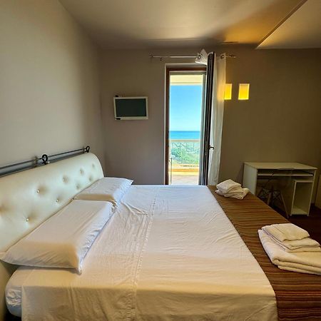 B&B L'Orizzonte Barletta Extérieur photo