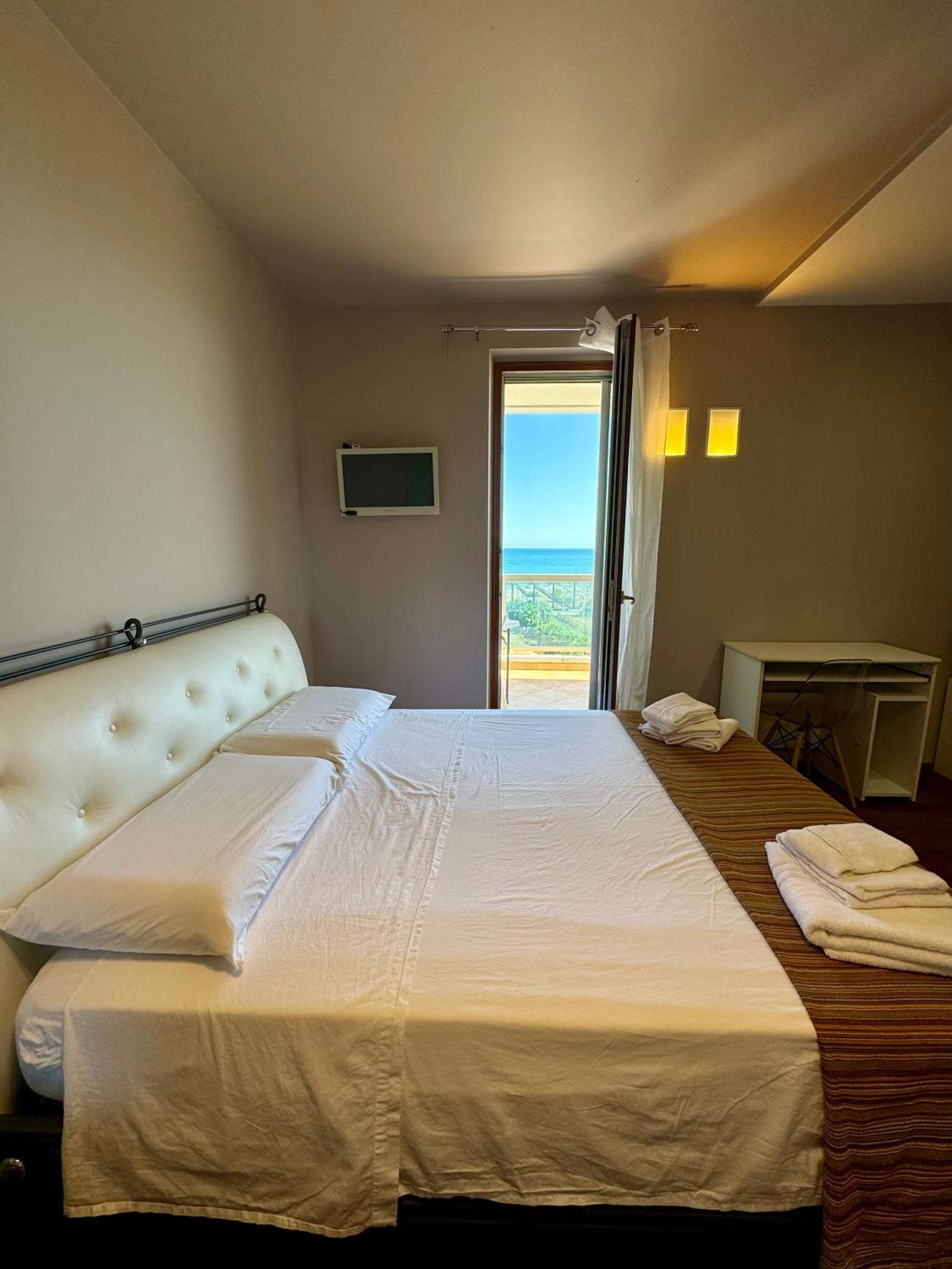 B&B L'Orizzonte Barletta Extérieur photo